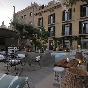 ** Otel Oasis İspanya