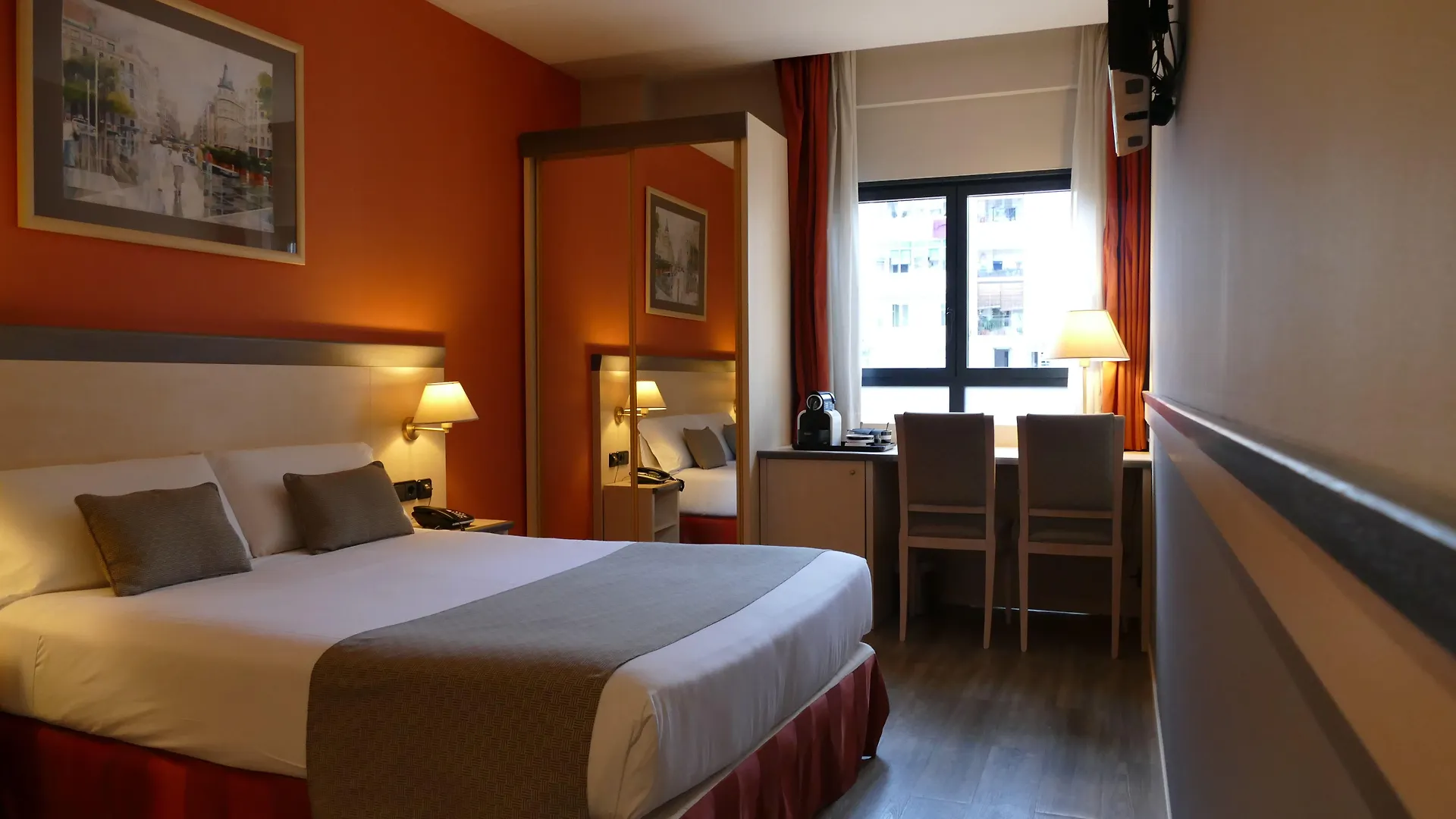 Отель Petit Palace Trencadis