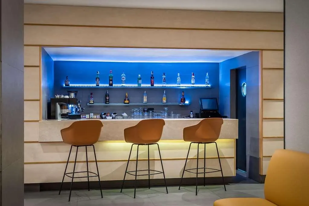 Отель Petit Palace Trencadis