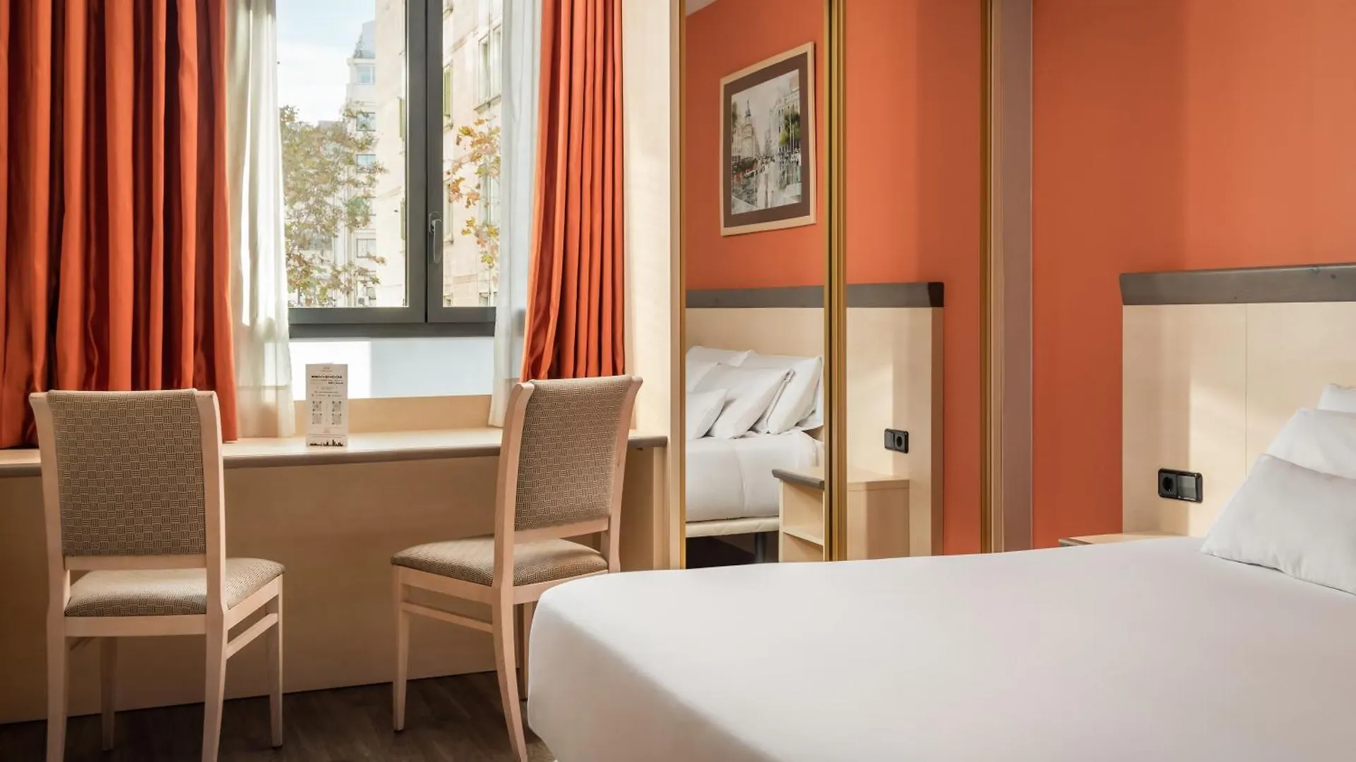 **** Отель Petit Palace Trencadis Испания