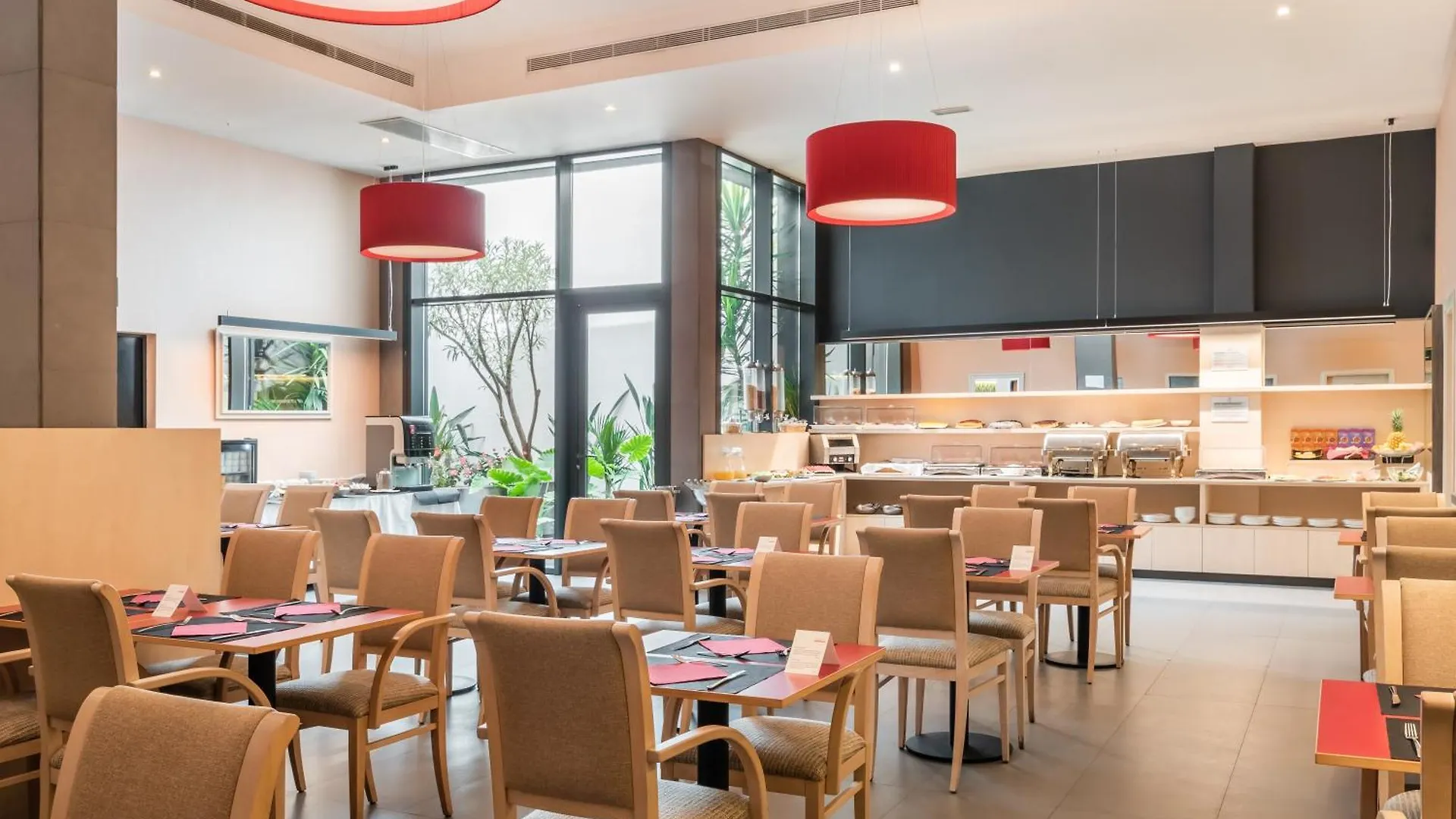 Petit Palace Trencadis Отель