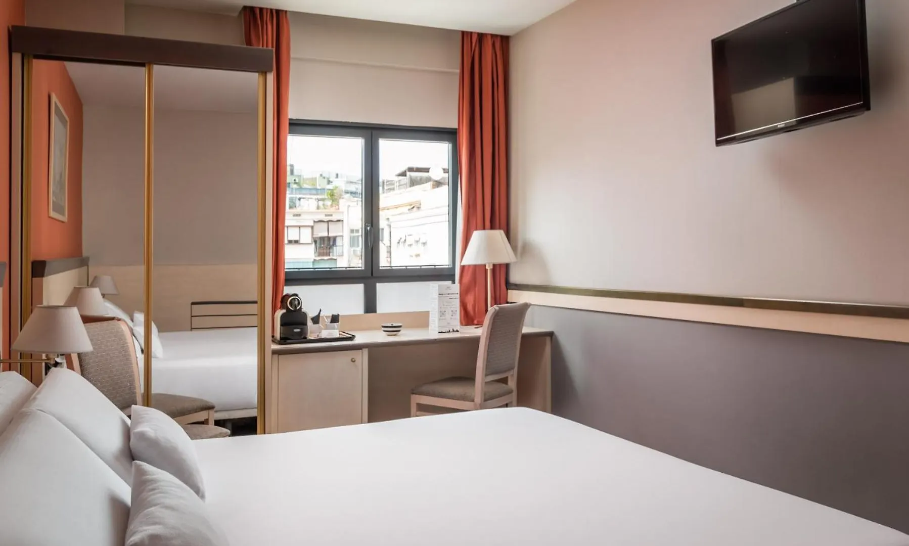 Отель Petit Palace Trencadis