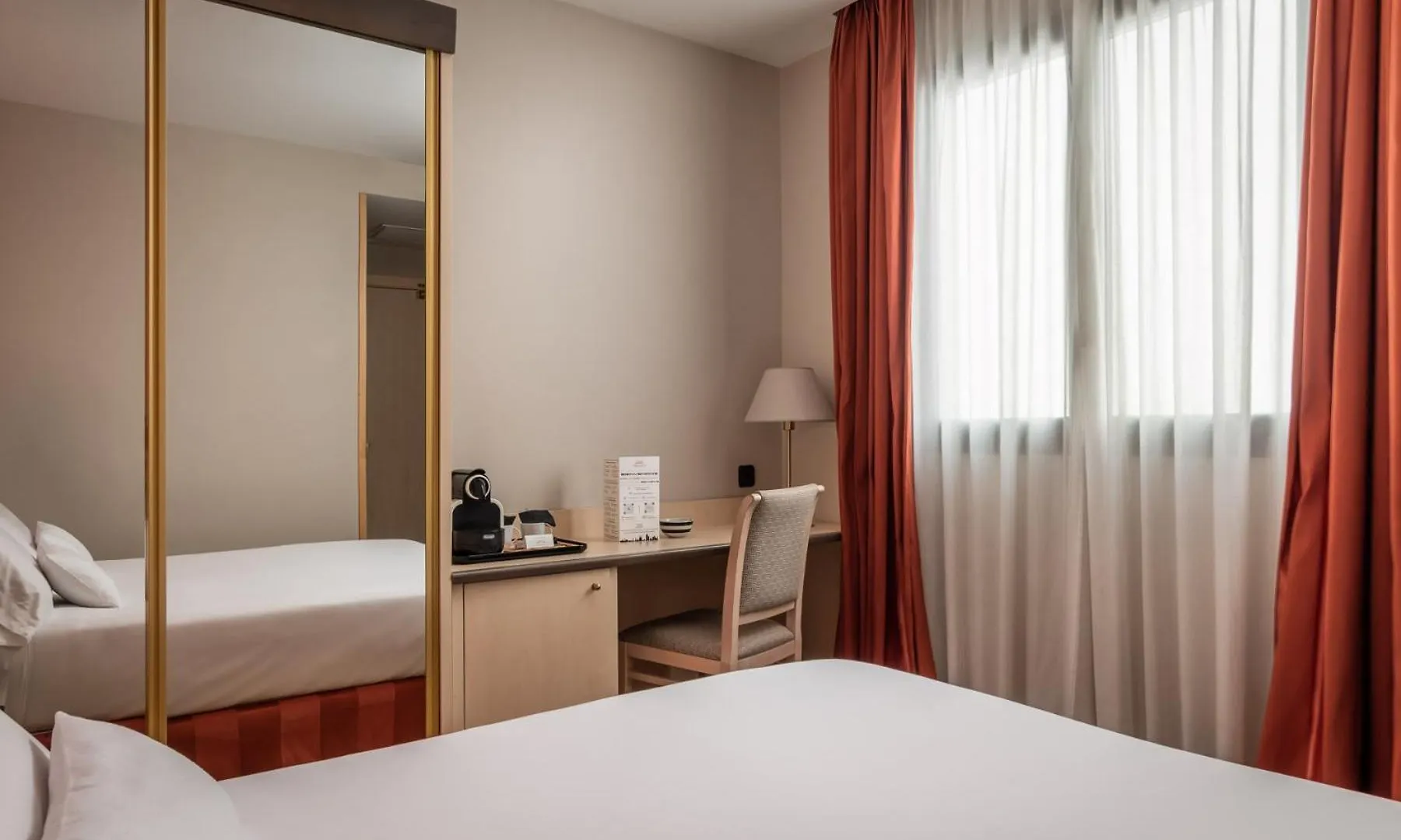 Отель Petit Palace Trencadis