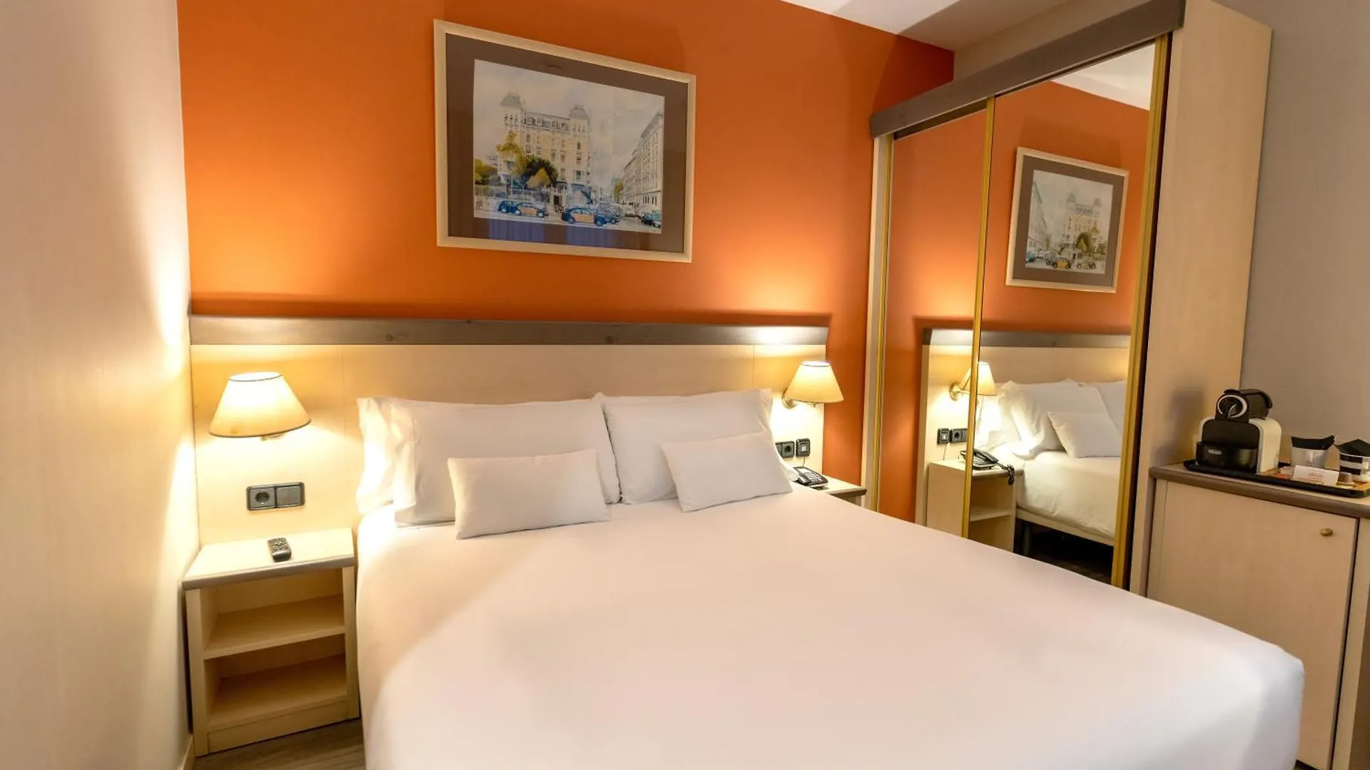 **** Отель Petit Palace Trencadis Испания