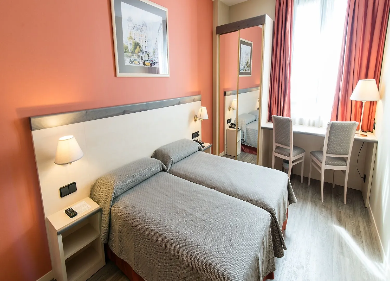 Отель Petit Palace Trencadis
